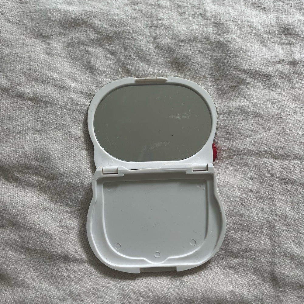 Hello Kitty Rhinestone Compact Mirror - Picture 2 of 2